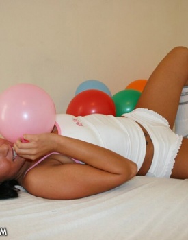 CynthiaSin poses and spreads with colorful balloons