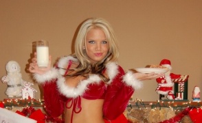 Sexy Canadian Ashleigh Wishes You a Merry Christmas