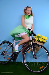 Hayley-Marie Coppin Gets Naked on a Bike